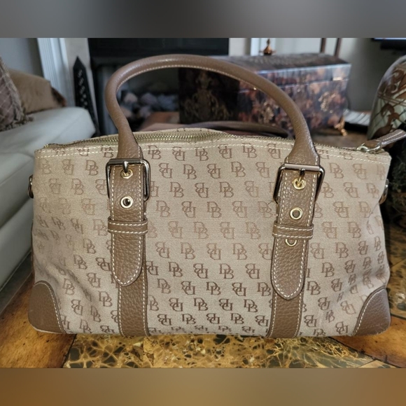 Dooney and Bourke shoulder bag - Picture 10 of 11